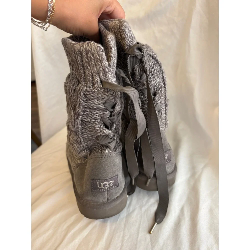 UGG Australia Isla Grey Cable Knit Ribbon Lace Up Boots Women Size 7 1016554